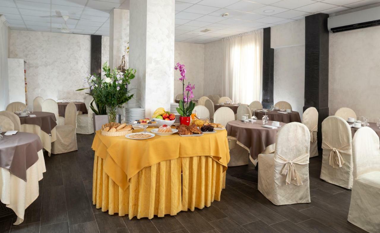 Hotel Saxon Rimini Luaran gambar