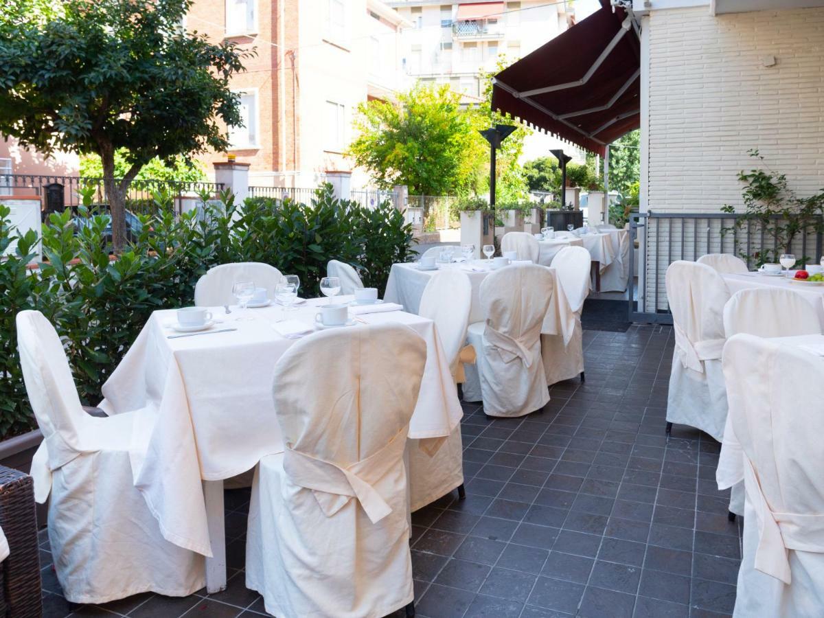 Hotel Saxon Rimini Luaran gambar